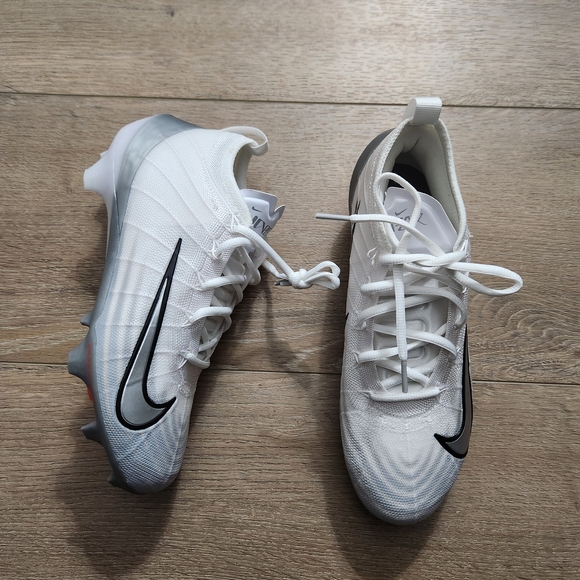 Nike White Soccer Cleats with Black Swoosh - Picture 1 of 7